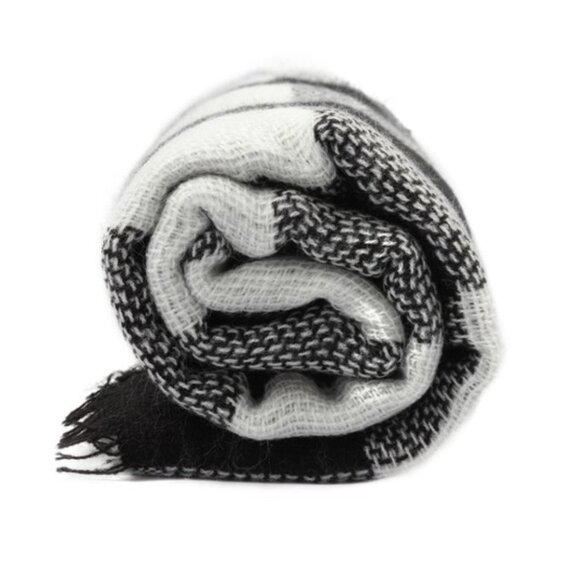 Checker Print Black and White Blanket Scarf - Picture 11 of 11